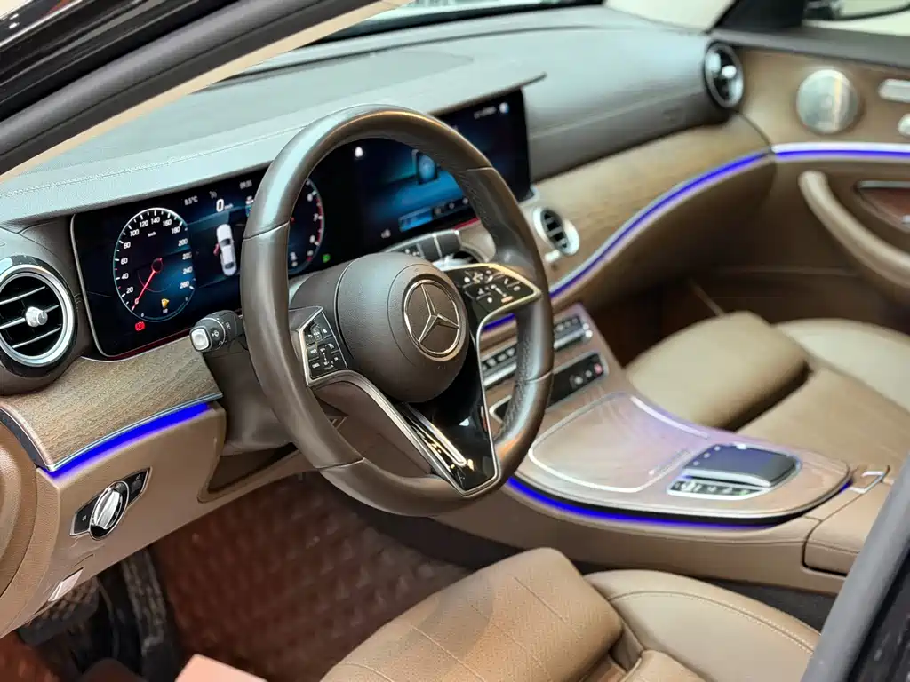 MERCEDES-BENZ E CLASS