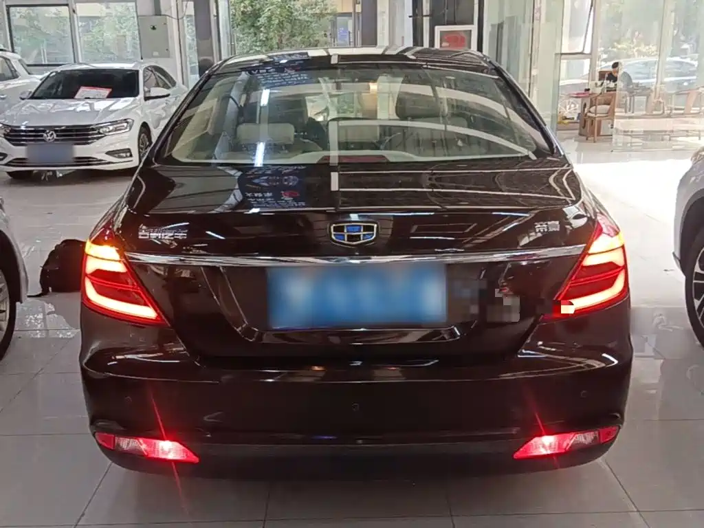 Geely Emgrand — миниатюра 6