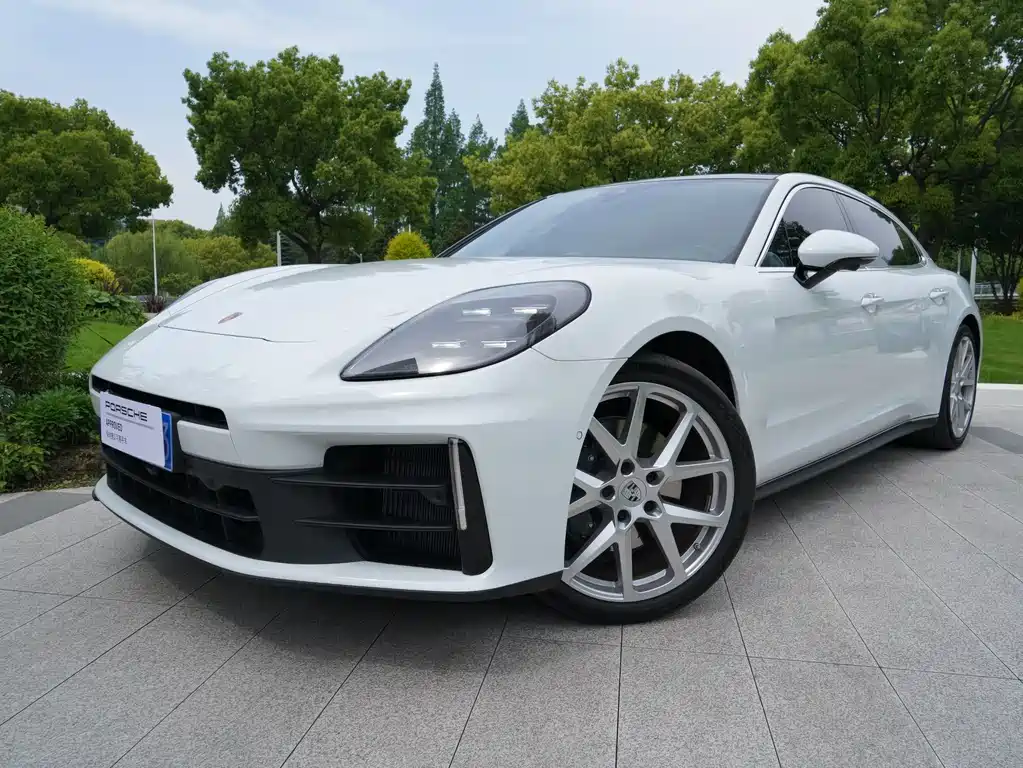 Porsche Panamera 2024