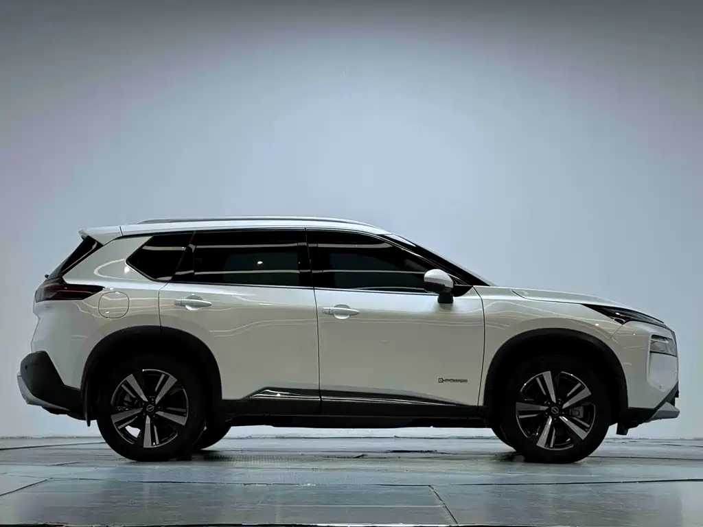 Nissan X-Trail — миниатюра 17
