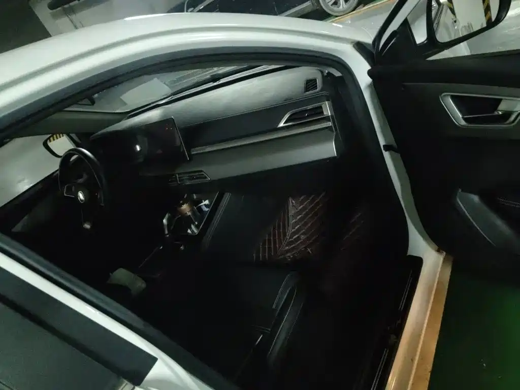 BYD Qin — миниатюра 19