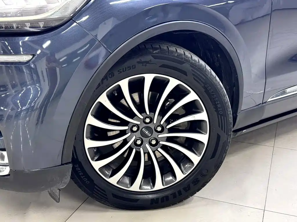 Lincoln Aviator — миниатюра 23