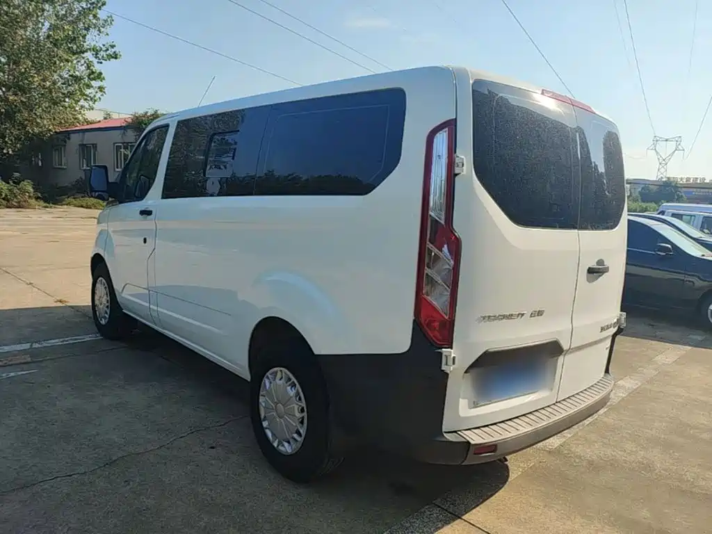 Ford Transit — миниатюра 5