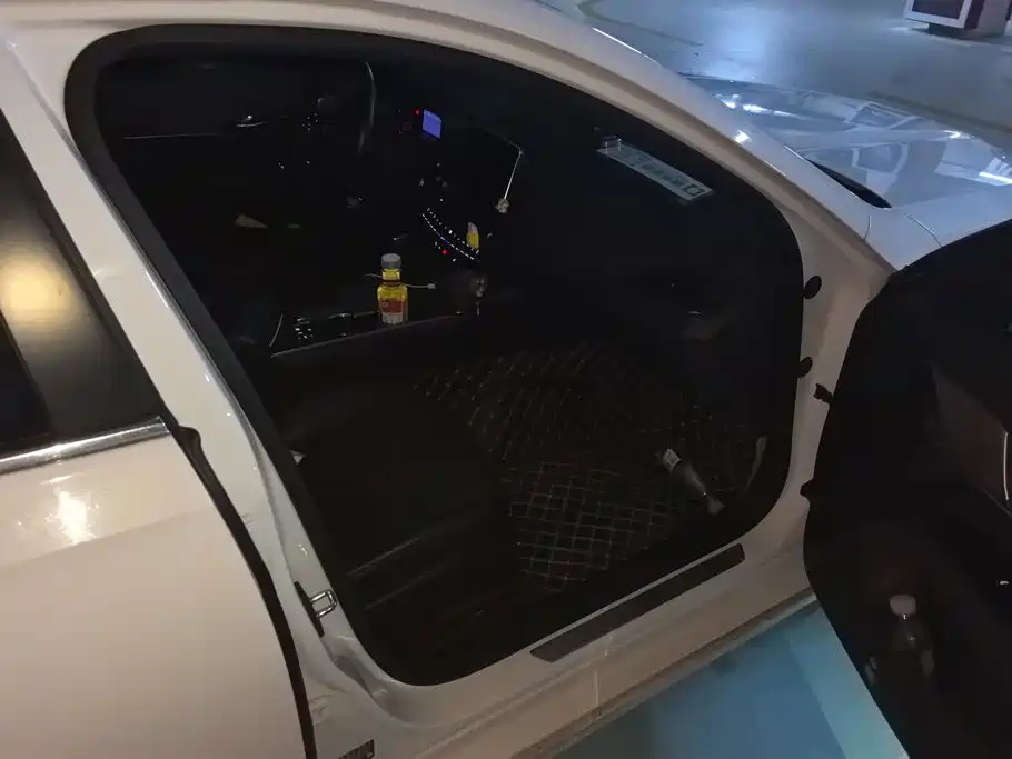 Cadillac CT4 — миниатюра 8