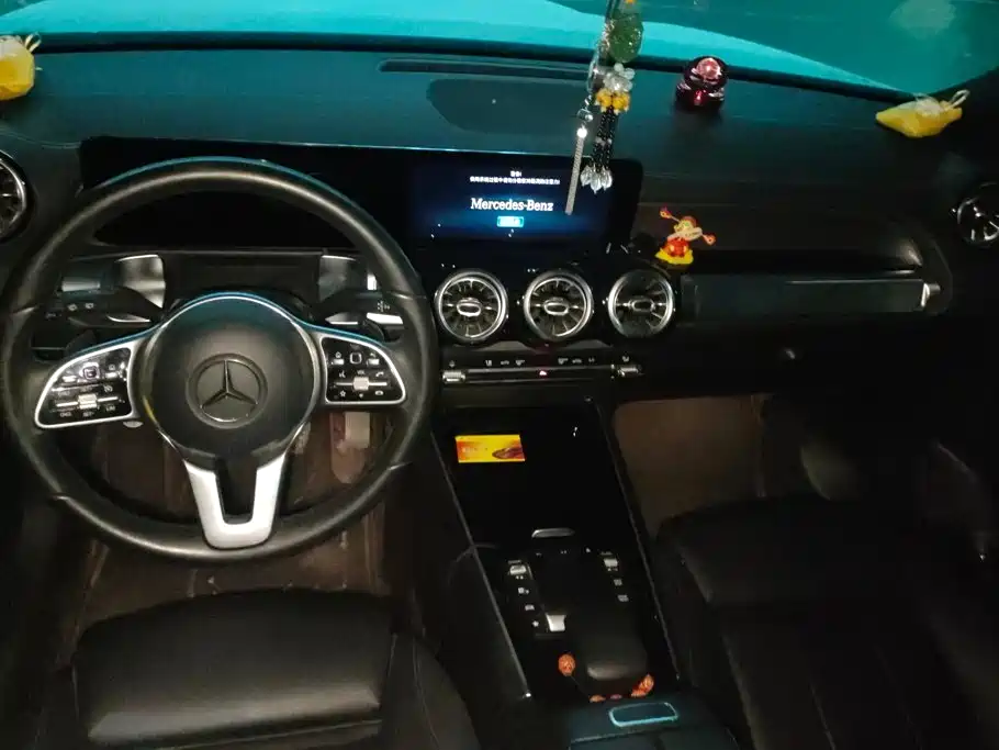 Mercedes-Benz GLB — миниатюра 12