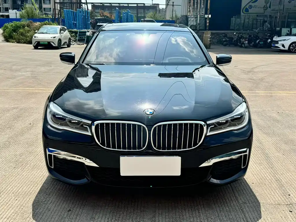 BMW  7 SERIES