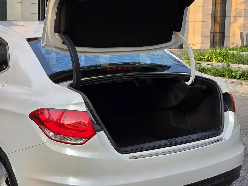 Citroen C4L — миниатюра 23