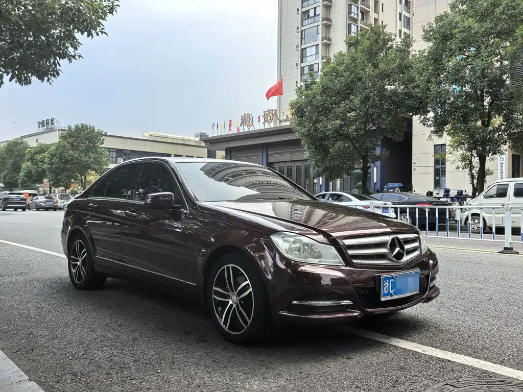 Mercedes-Benz C-Class — миниатюра 3