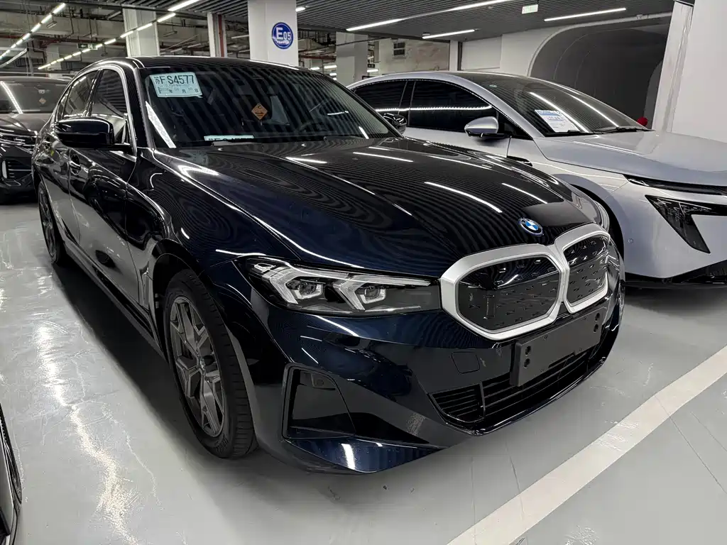 BMW i3 2022 eDrive 35 L