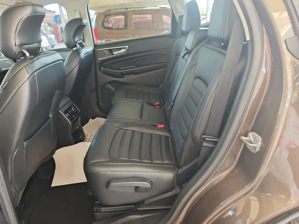 Ford Edge — миниатюра 17