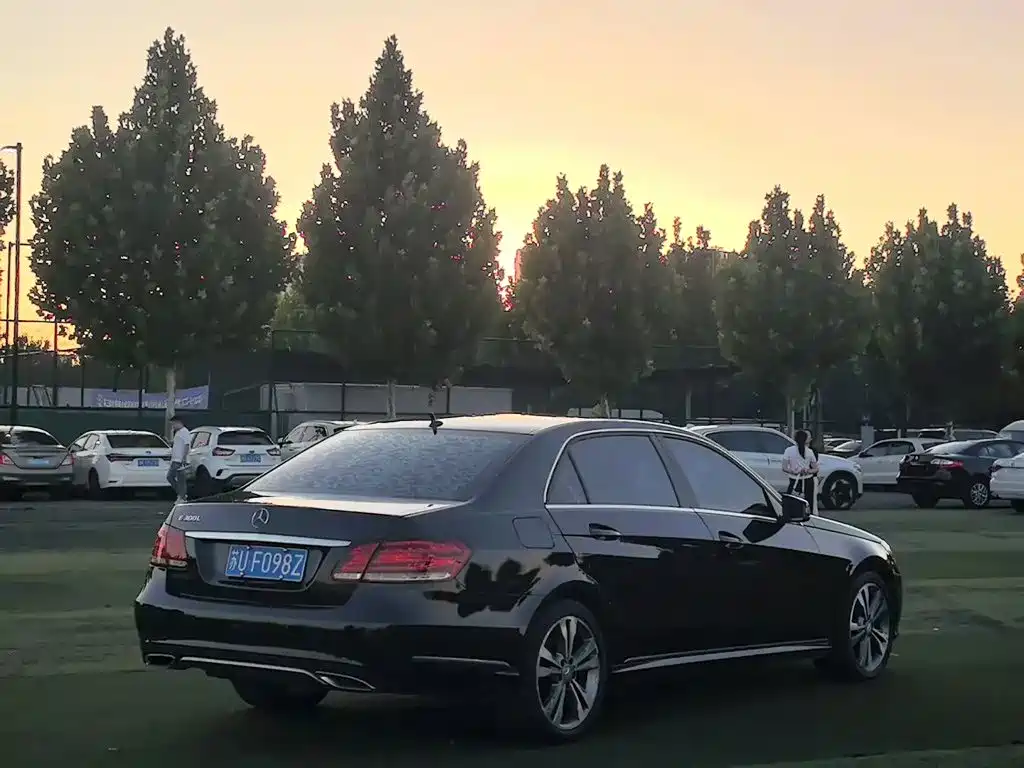 Mercedes-Benz E-Class — миниатюра 4