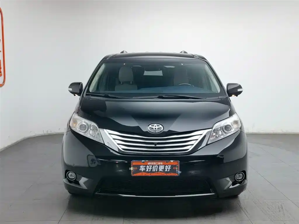 TOYOTA SIENNA