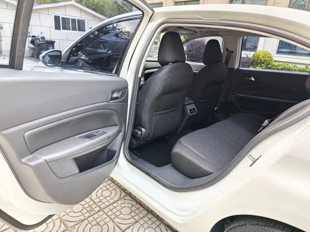 Peugeot 408 — миниатюра 14