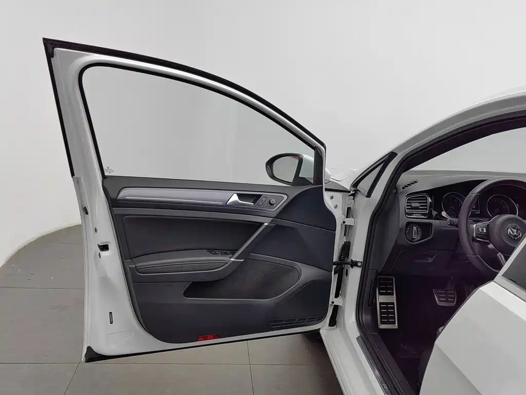Volkswagen Golf — миниатюра 8