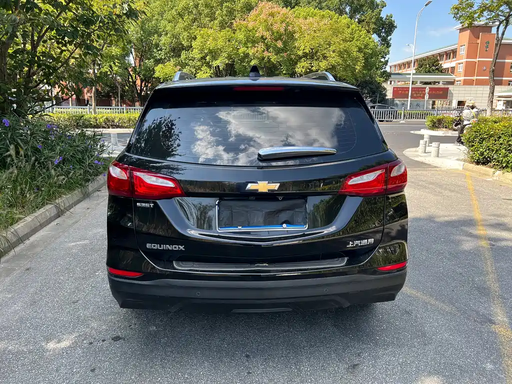Chevrolet Equinox — миниатюра 6