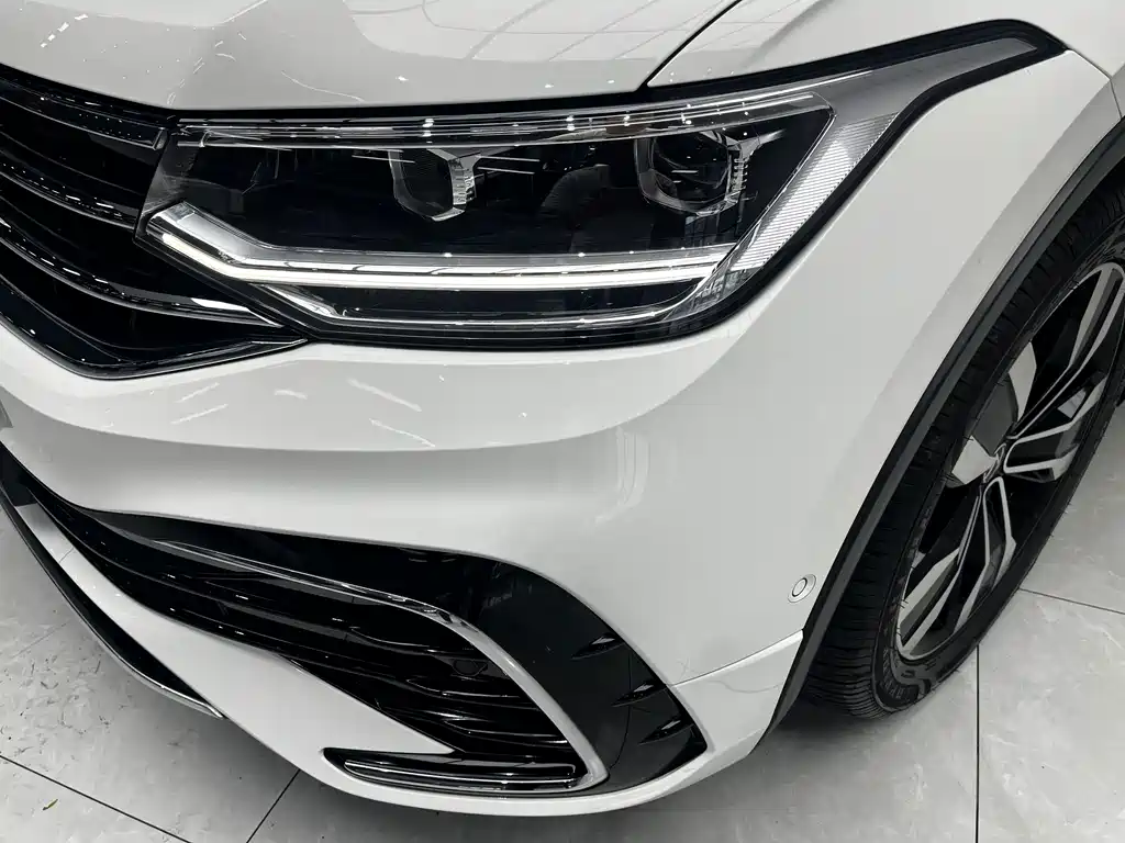 Volkswagen Tiguan L — миниатюра 5