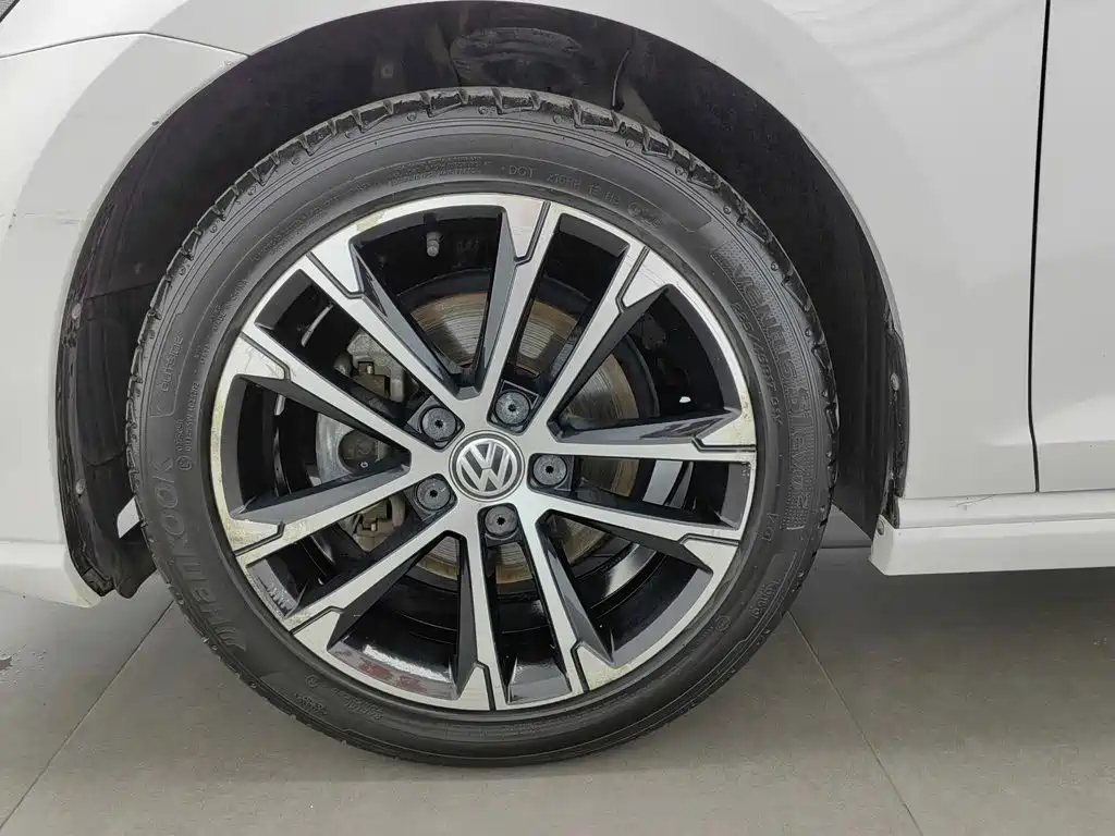 Volkswagen Golf — миниатюра 17
