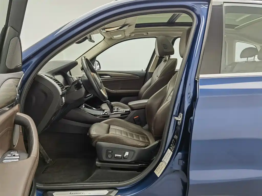 BMW X3 — миниатюра 10