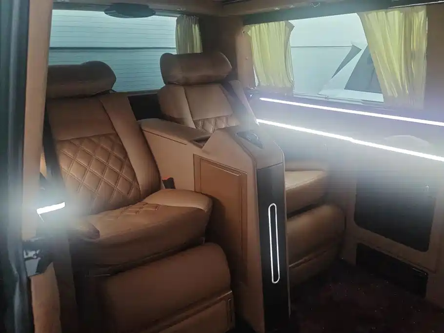 Volkswagen Caravelle — миниатюра 11