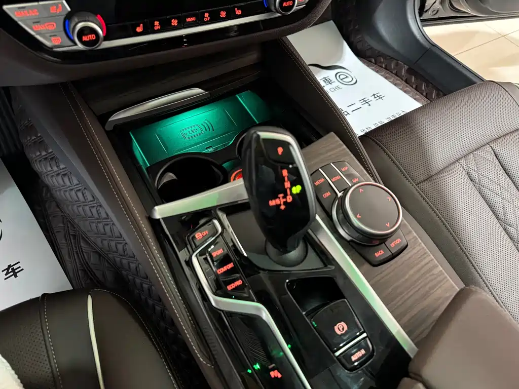 BMW 5 Series — миниатюра 26