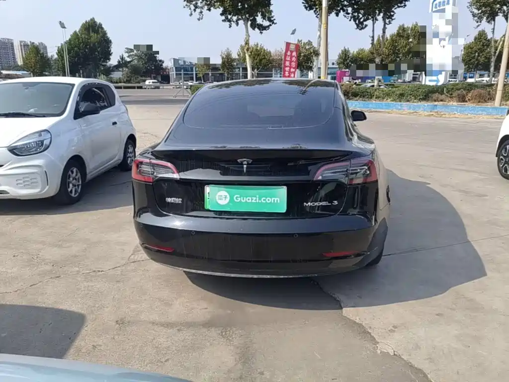 Tesla Model 3 — миниатюра 6