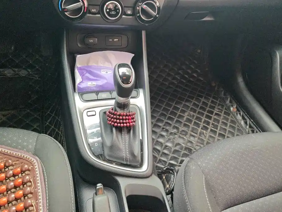 Hyundai Elantra — миниатюра 16