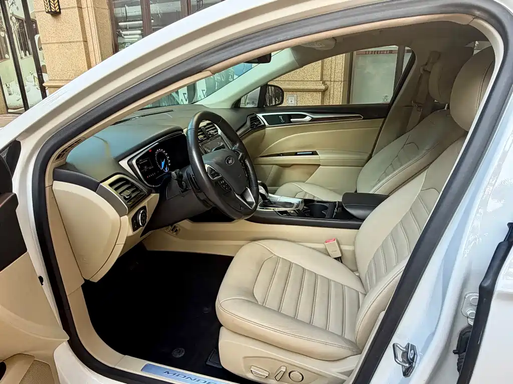 Ford Mondeo — миниатюра 7