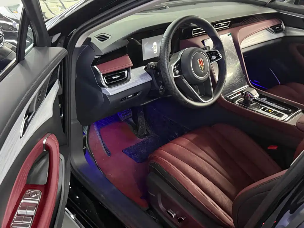 Hongqi Hongqi H5 — миниатюра 6