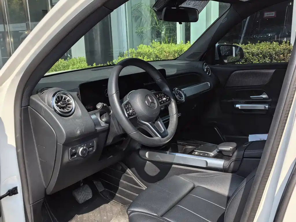 Mercedes-Benz GLB — миниатюра 8