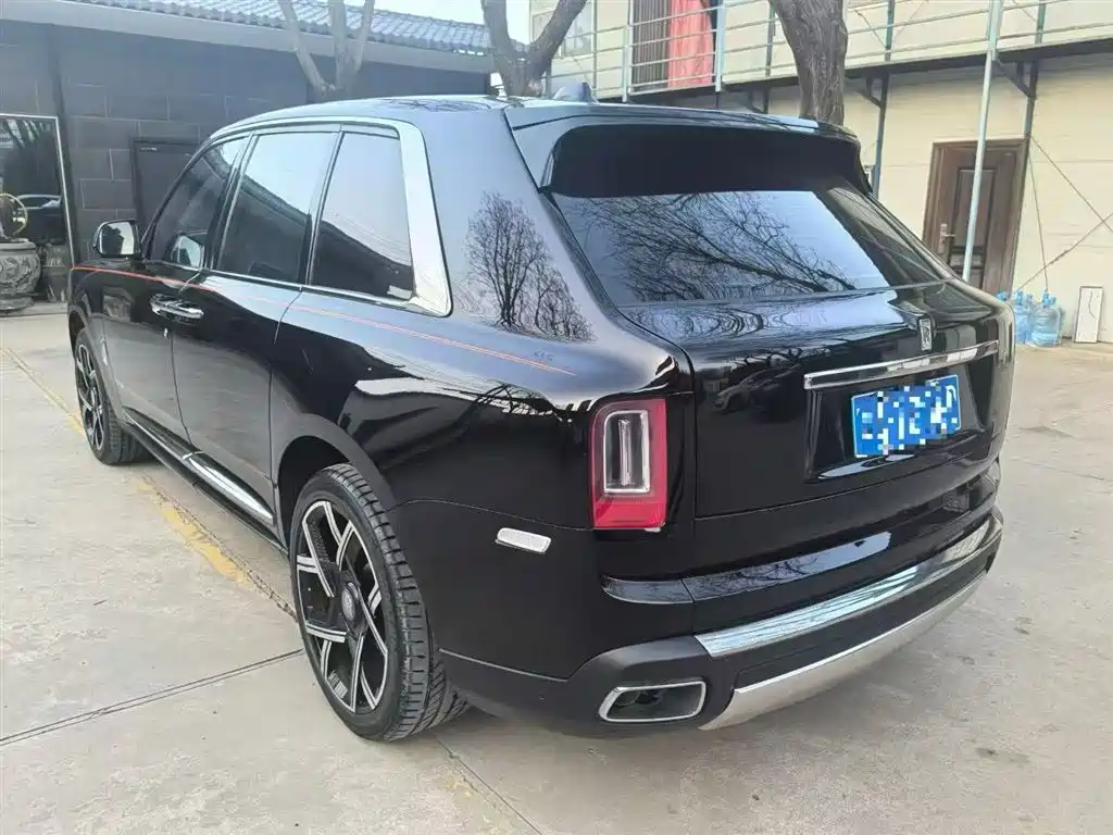 Rolls-Royce Cullinan 2018 мест