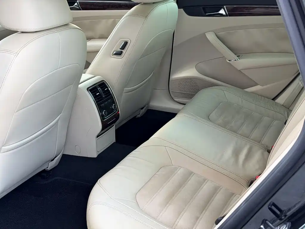 Volkswagen Passat — миниатюра 12