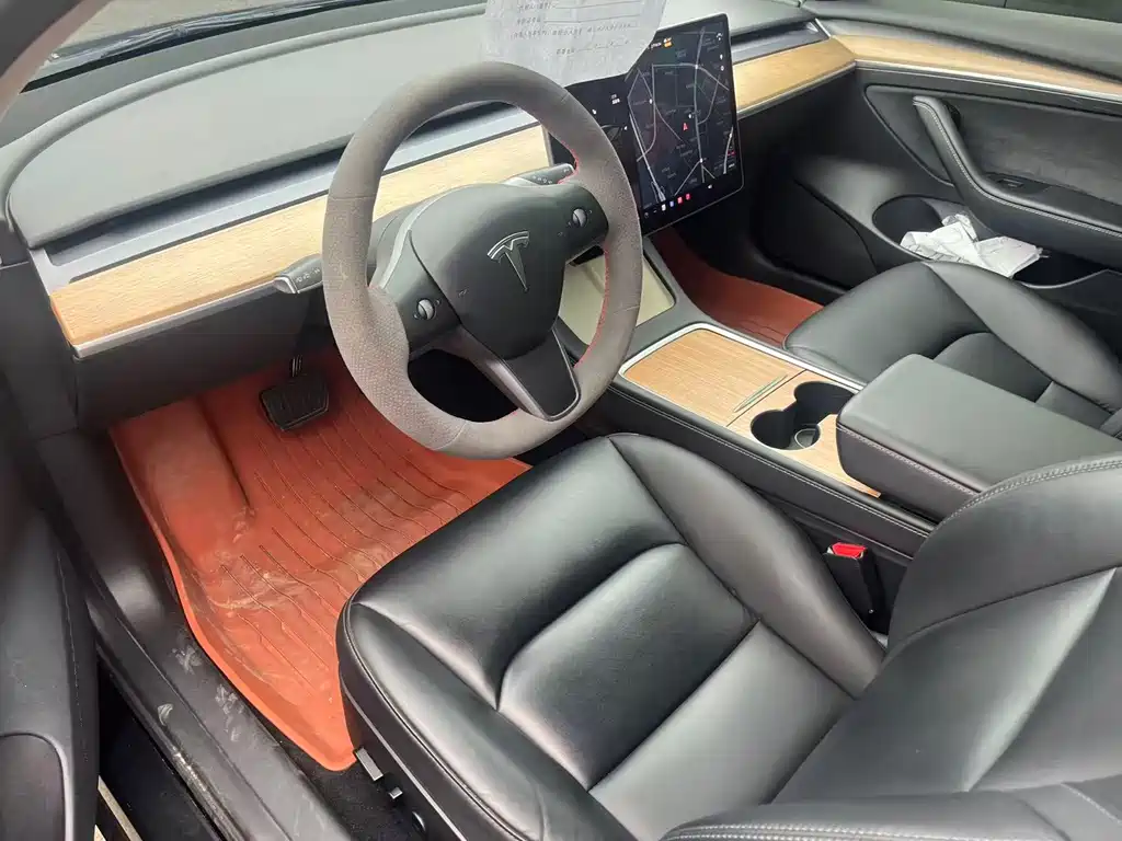 Tesla Model 3 — миниатюра 4