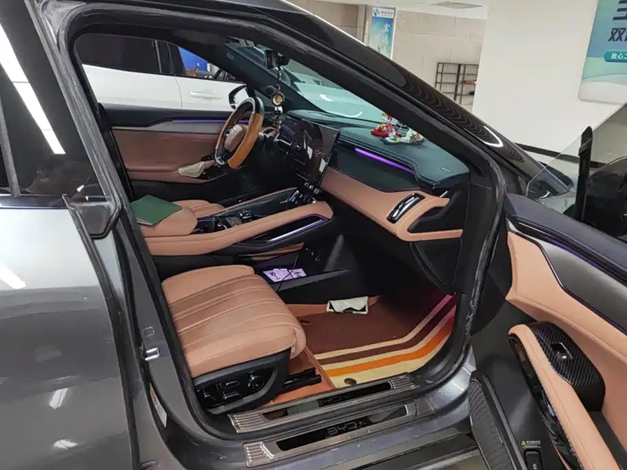 BYD L EV — миниатюра 8