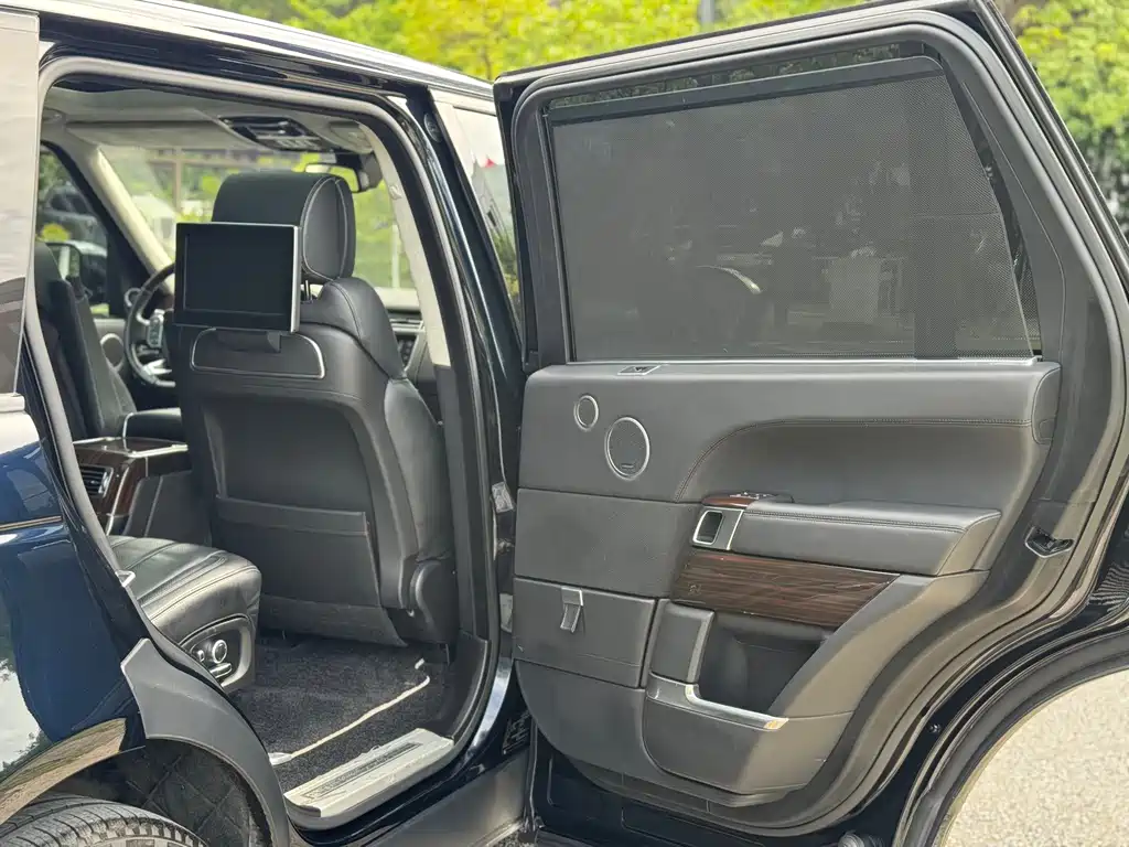Land Rover Range Rover — миниатюра 12