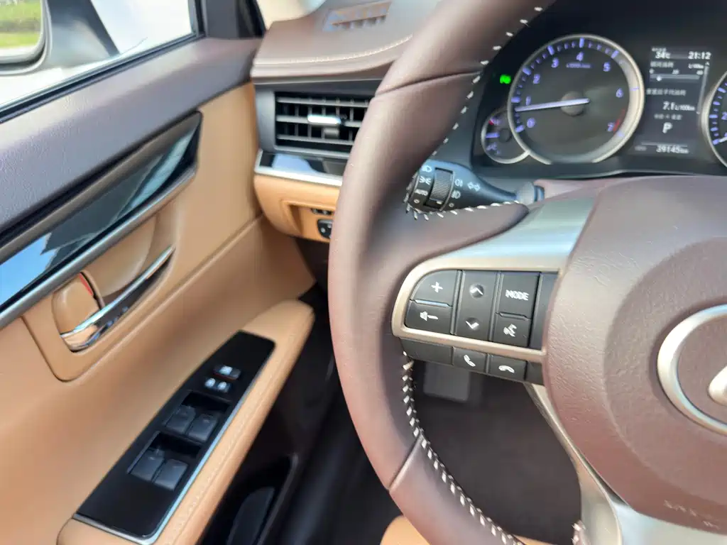 Lexus ES — миниатюра 13