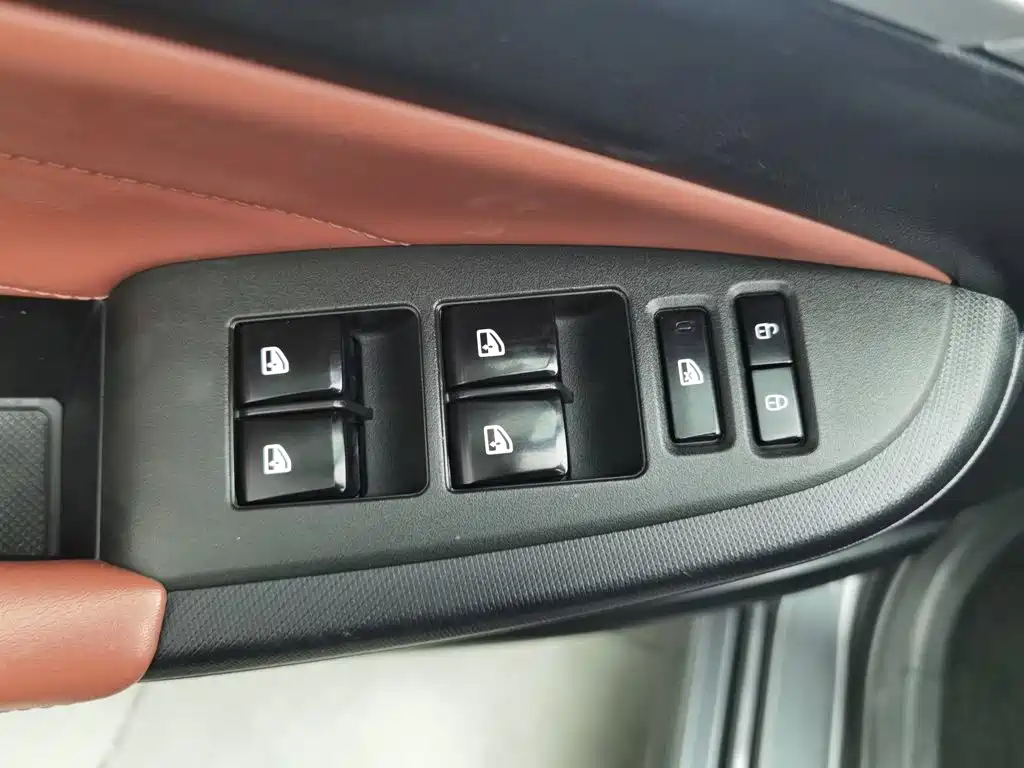Changan Eado — миниатюра 9