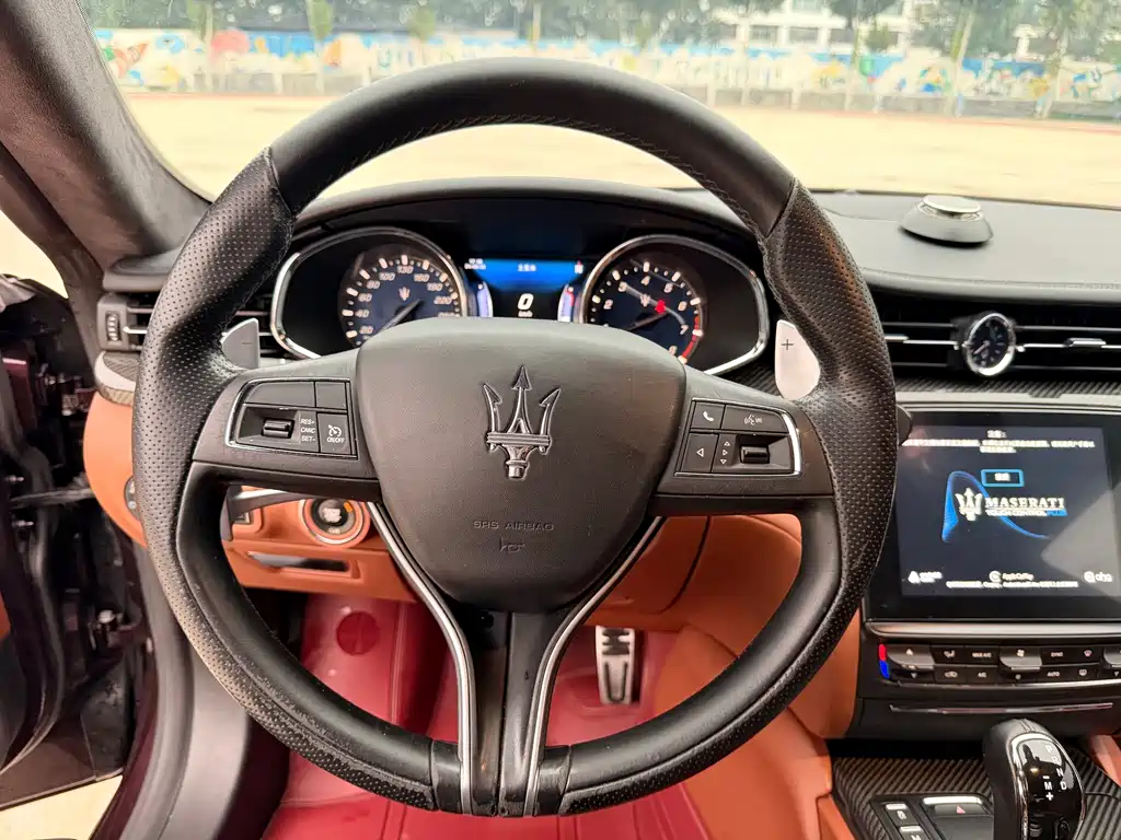 Maserati Quattroporte — миниатюра 9