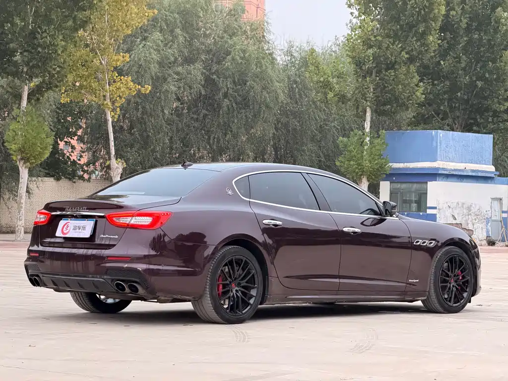 Maserati Quattroporte — миниатюра 17
