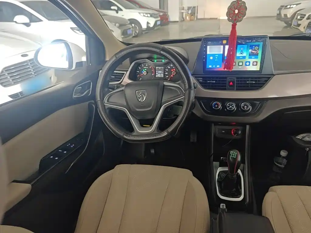 Baojun 310W — миниатюра 11