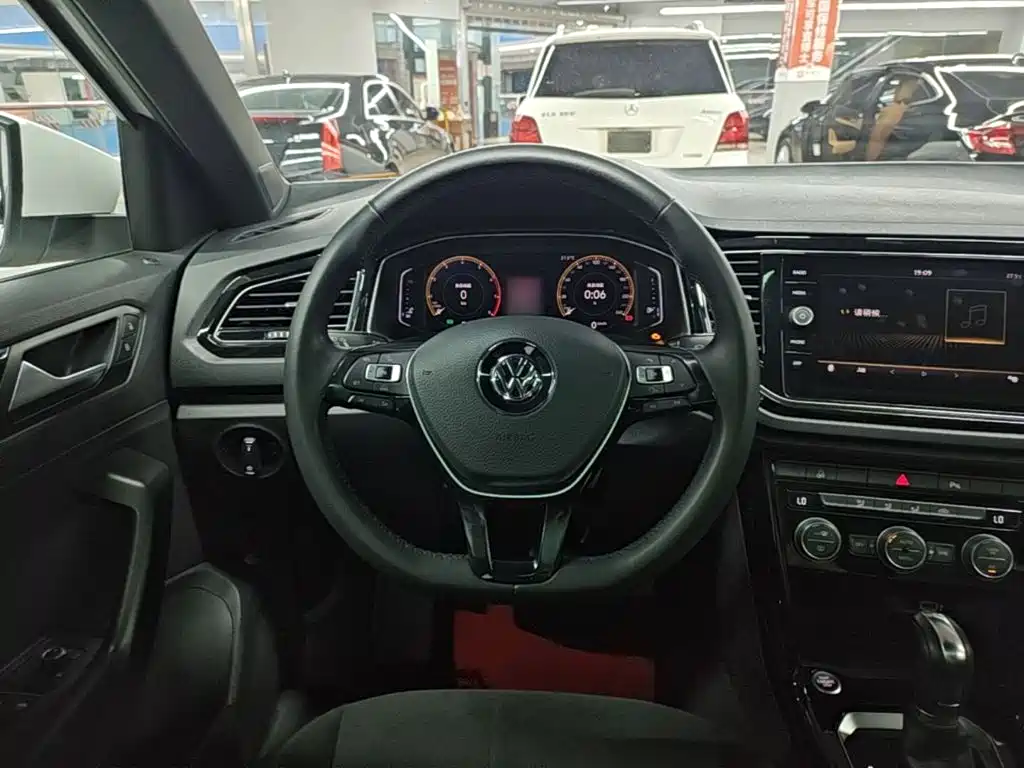 Volkswagen T-Roc — миниатюра 11