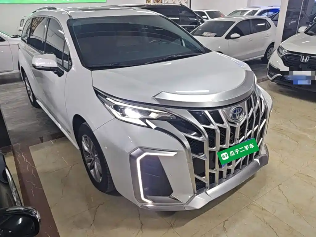 Toyota Sienna — миниатюра 4