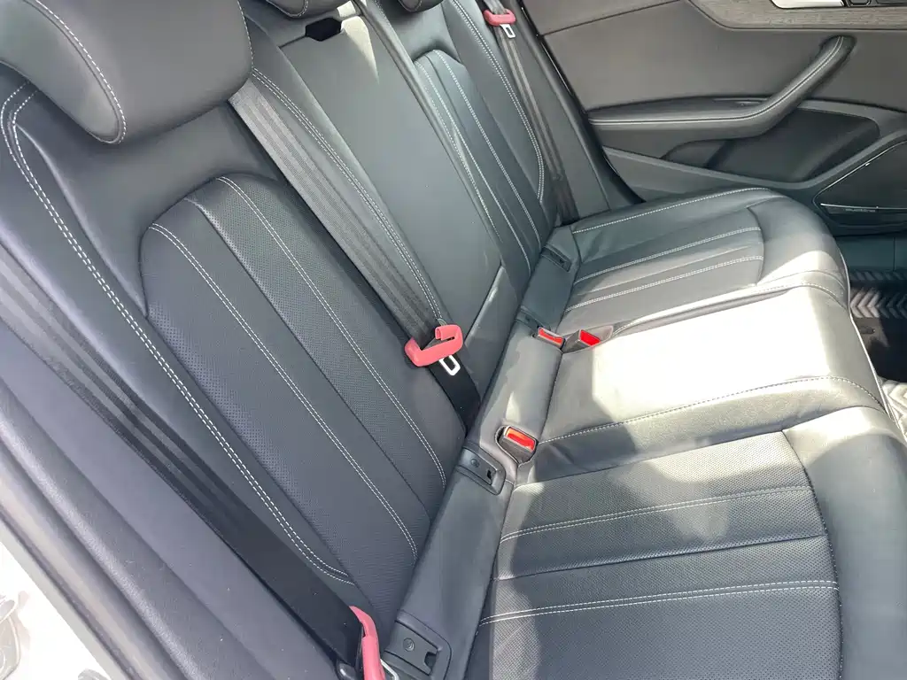 Audi A4L — миниатюра 10