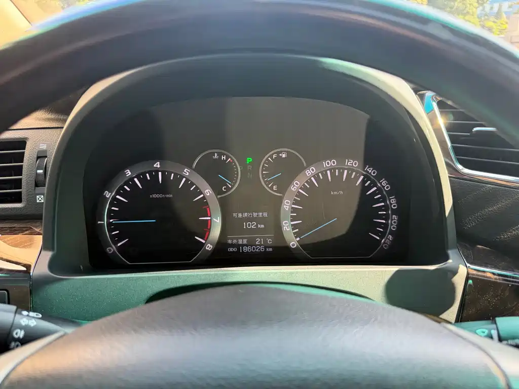 Toyota Alphard — миниатюра 18