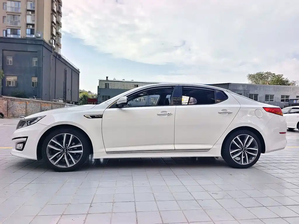 Kia K5 — миниатюра 4