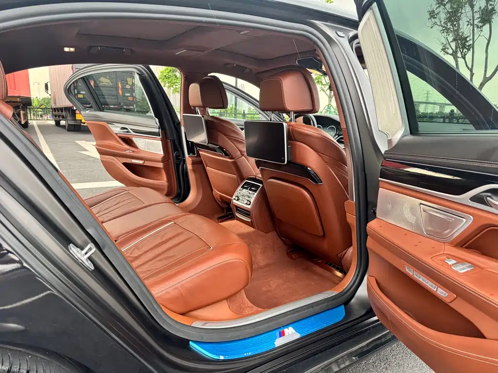 BMW 7 Series 7 2018 740Li xDrive Premium M Sport