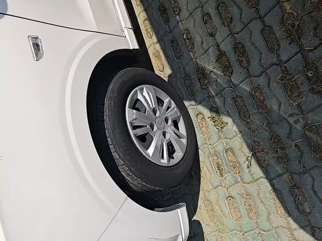 Wuling Hongguang — миниатюра 23