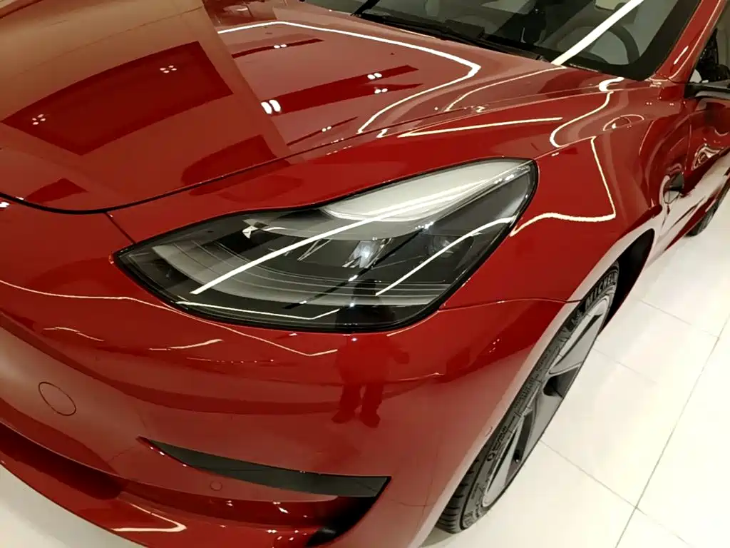 Tesla Model 3 — миниатюра 24