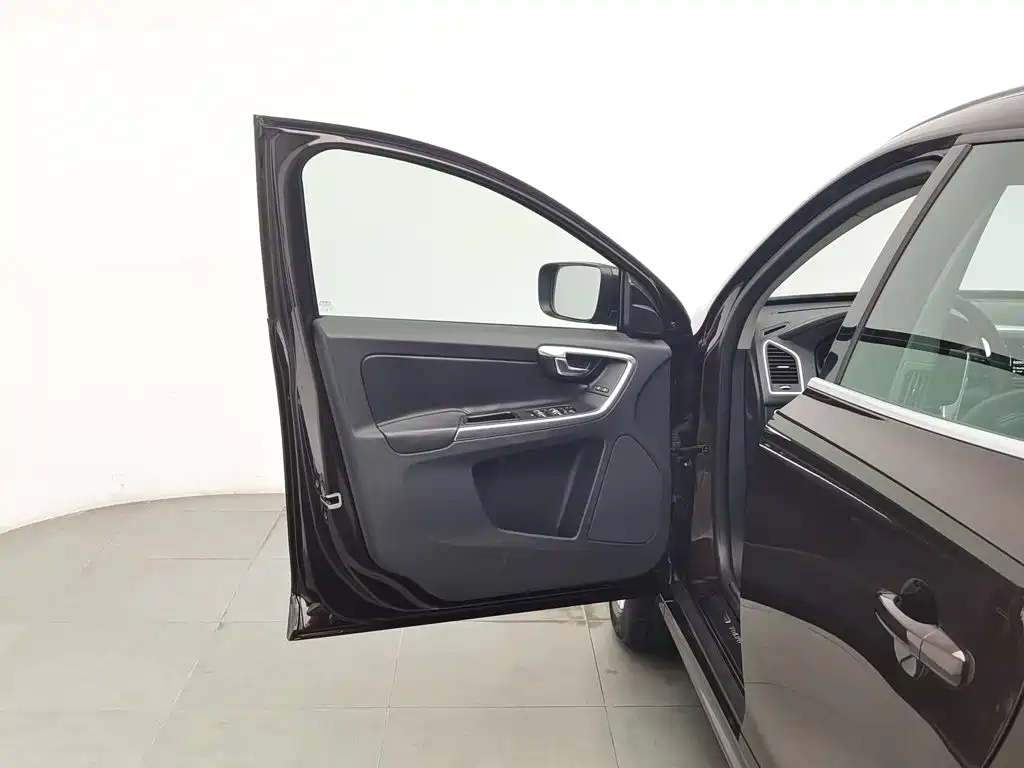 Volvo XC60 — миниатюра 8