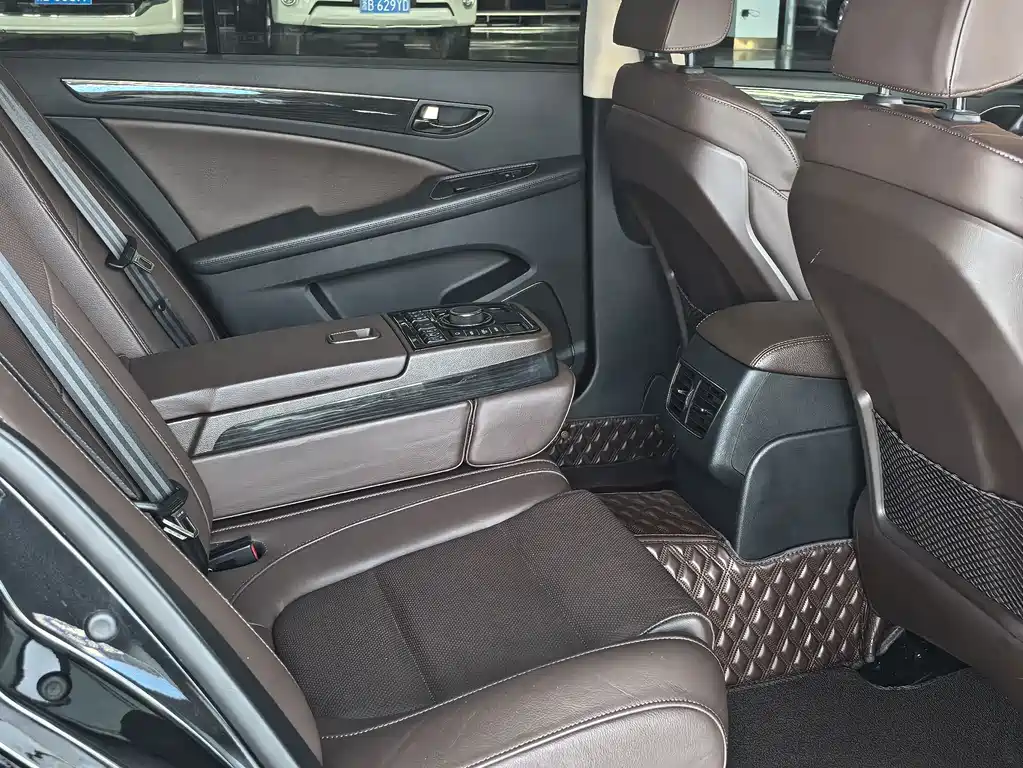 Hongqi Hongqi H7 — миниатюра 6