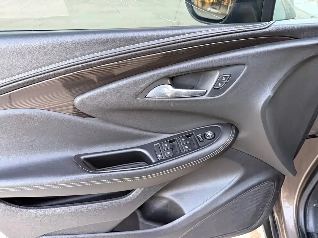 Buick Envision Plus — миниатюра 6